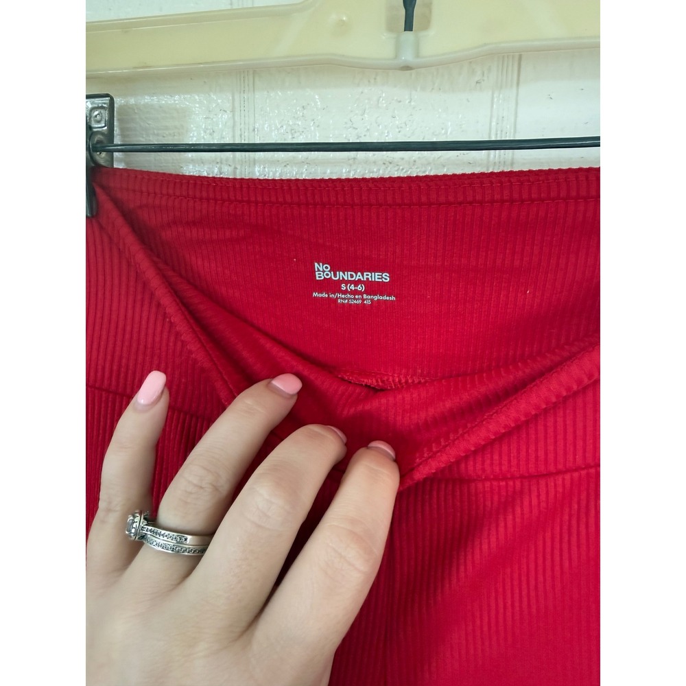 No Boundaries Womens Red Ribbed Flare Leggings High Waisted Pants Size S 4-6 NWT - Picture 2 of 3